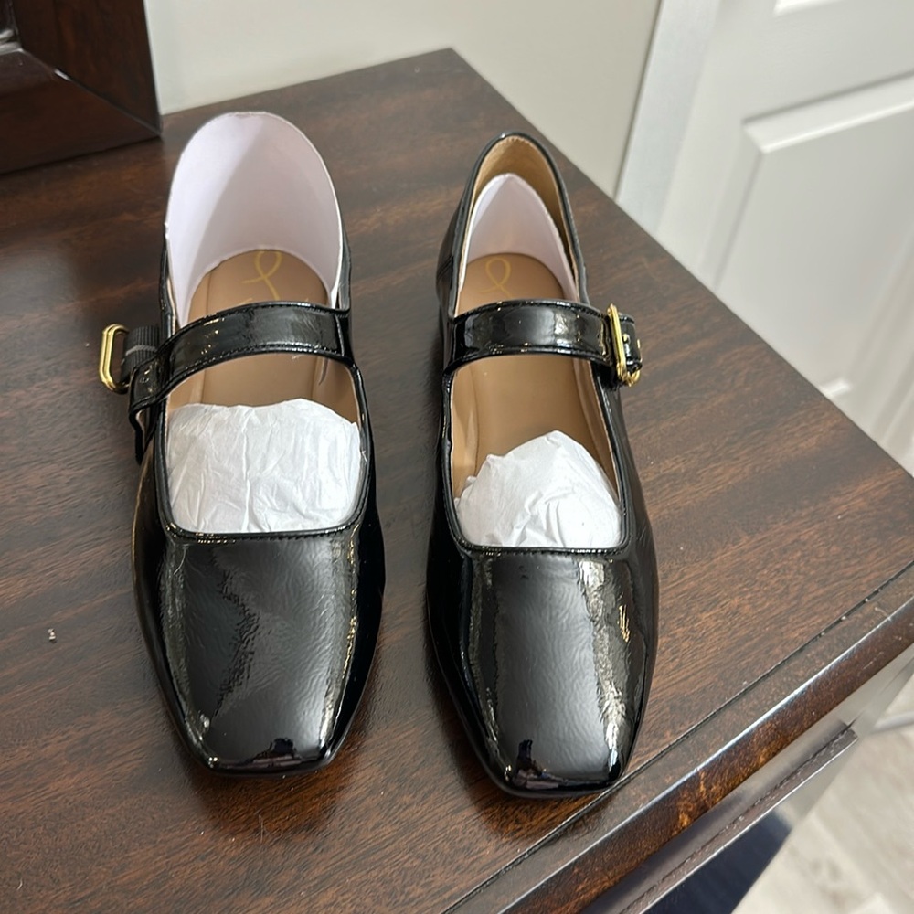 Dan Edelman a shoes.